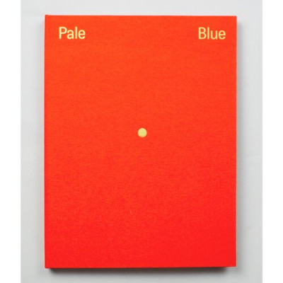 Albarrán / Cabrera – Pale Blue ; tirage de tête ; édition limitée à 40 exemplaires numérotés et signés accompagnés d’un tirage argentique fait main (11×17 cm)