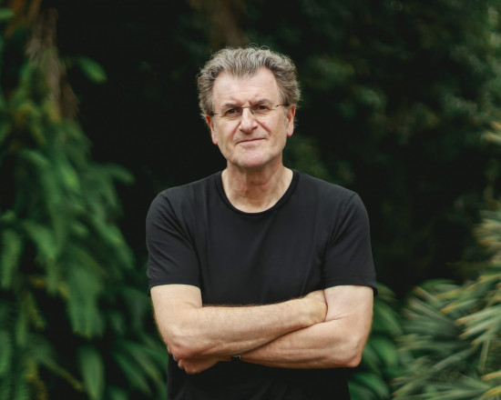 Signature de l&rsquo;artiste Alfredo Jaar