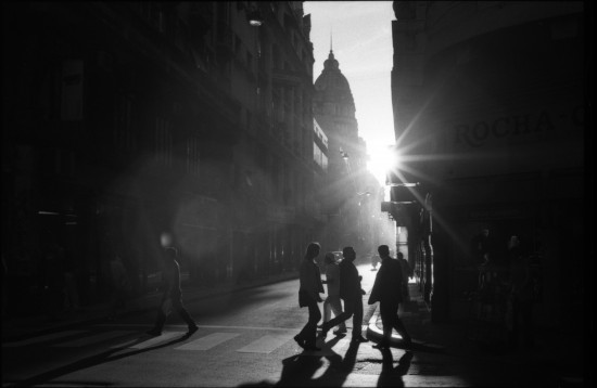 Stage vacances 12-15 ans — Capturer l’instant urbain avec Brenda Hoffman