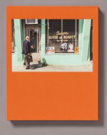 Delaney - Too many products too much pressure ; signé par la photographe