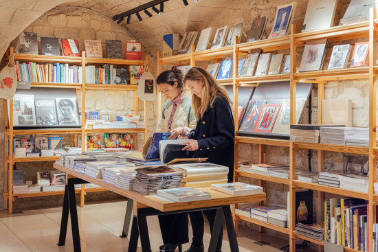 Signatures à la librairie de la MEP