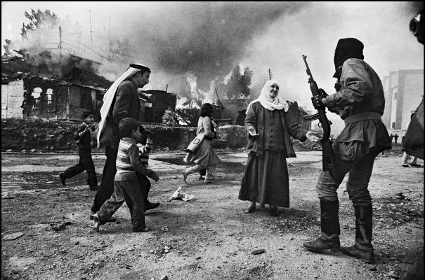 Beyrouth, Massacre de la quarantaine, 1976 © Françoise Demulder